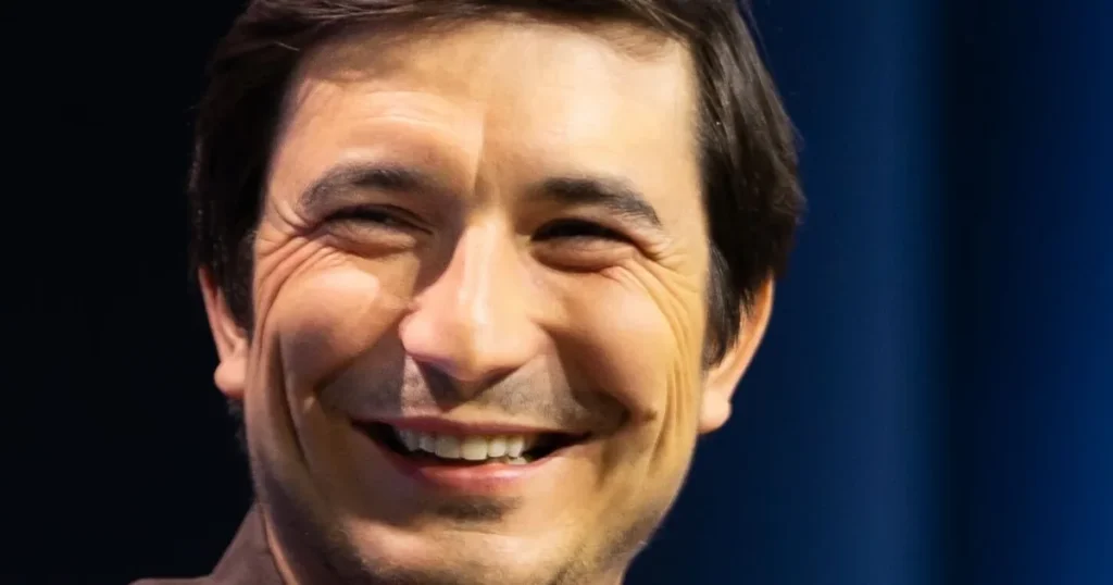 Robinhood Cuts 10% of Staff as Tenev Claims Record Strength