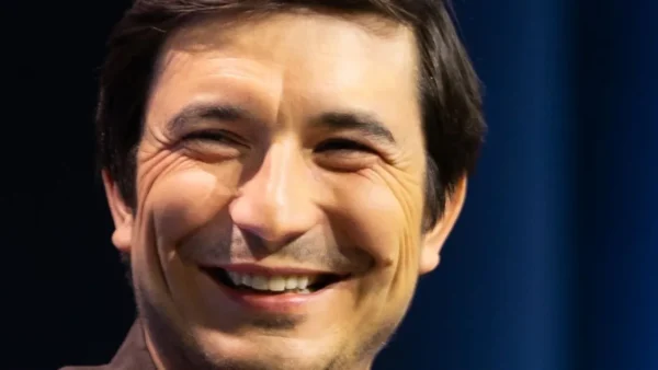 Robinhood Cuts 10% of Staff as Tenev Claims Record Strength