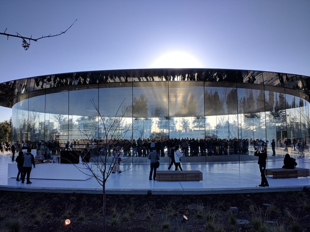 iPhone 18 Skips September: Apple Splits Its Launch Cycle
