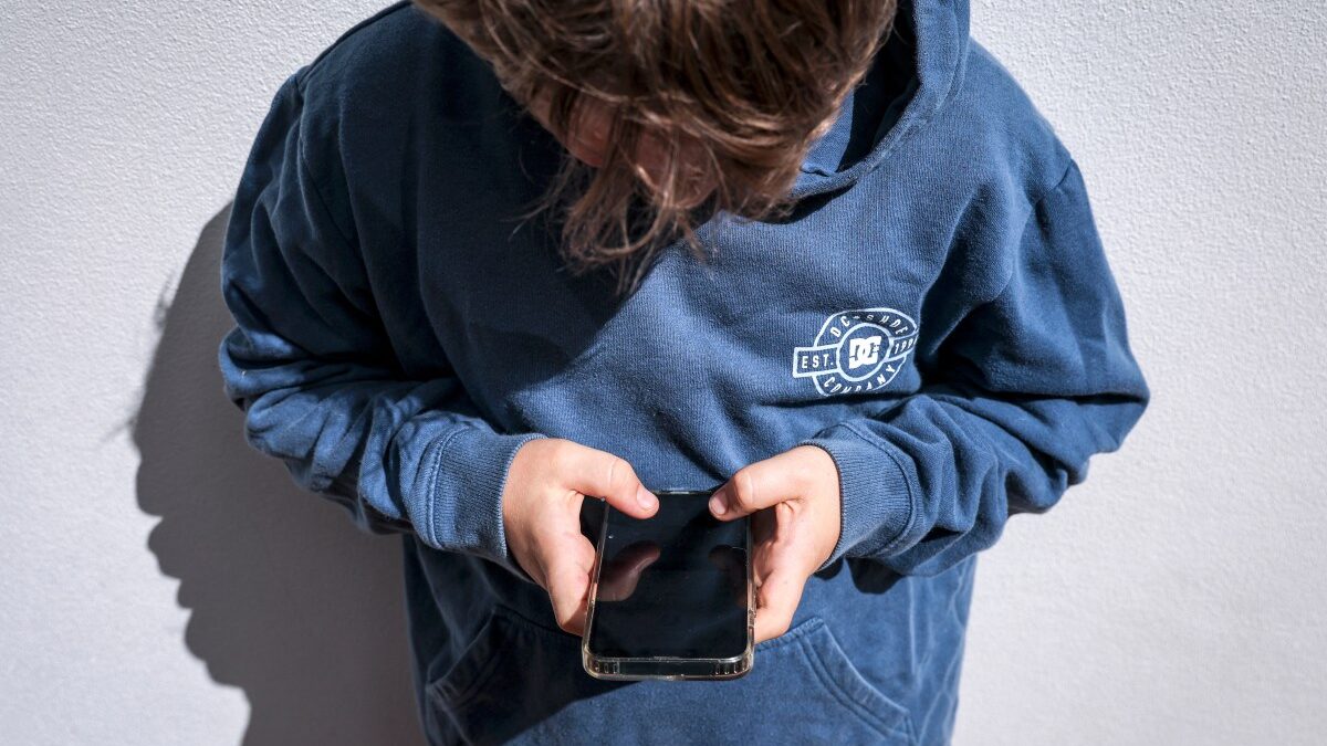 Countries banning social media for under-16s: the 2026 map