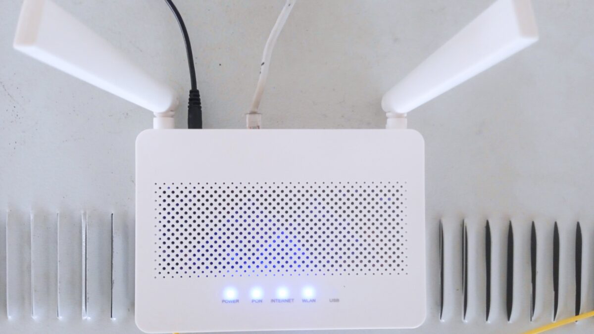 How to Set Up a Guest Wi-Fi Network That Keeps Your Main Network Private